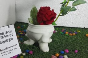 White three leg gamla