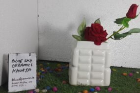 Barfi cutting design pot